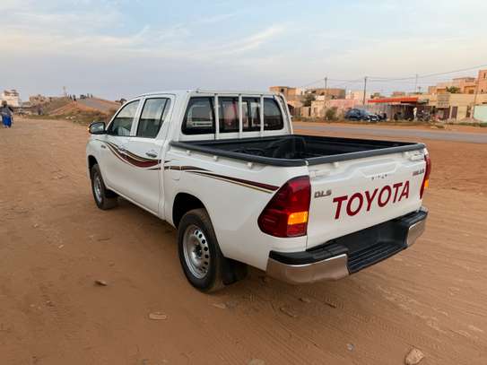 Toyota Hilux 2018 image 1