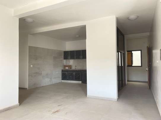 Appartement et magasin commercial à louer image 9