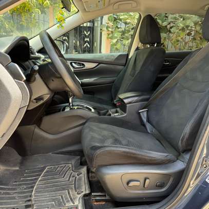 Nissan rogue année 2016 automatique essence Verson 4x4 image 8