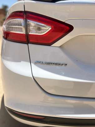 Ford Fusion SE image 7
