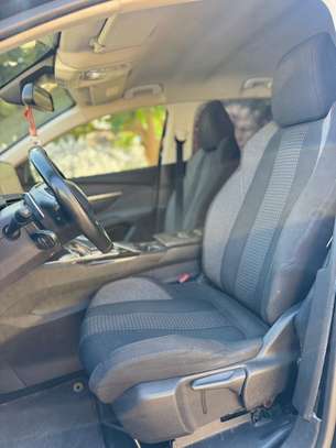 Peugeot 308 Berline Compacte Noir Style et Performance image 6