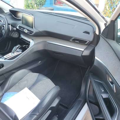 PEUGEOT 5008 image 5