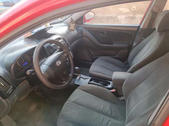 Hyundai Elantra image 9