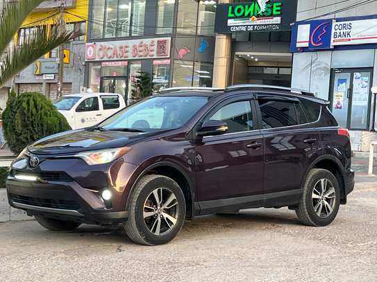 Toyota Rav4 Xle image 13