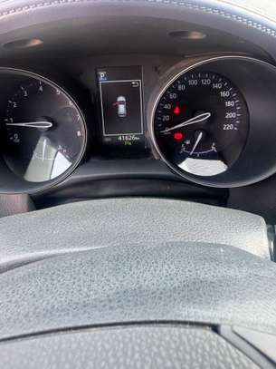 Toyota C-HR SUV Compact vert Fluo Vif Maniable image 9