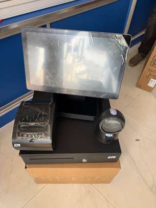Machine de caisse E2s i5 ram 8gb disque ssd256gb image 3
