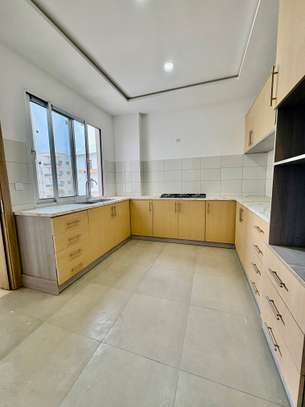 Appartement neuf à louer aux Almadies image 8