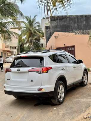 Toyota Rav 4 2016 image 3
