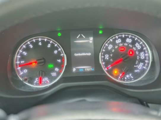 TOYOTA RAV4 XLE AWD 2021 image 3
