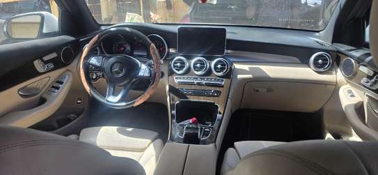 Mercedes-Benz GLC 300 4MATIC année 2016 image 4