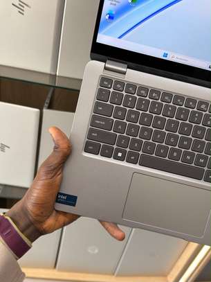 Dell latitude 5350 2 in 1 image 2