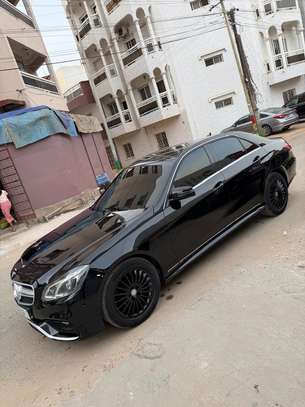 Mercedes E 300 v6 Anne 2016 full options image 3