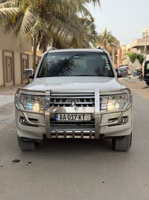 Mistubichi pajero 2015 image 8