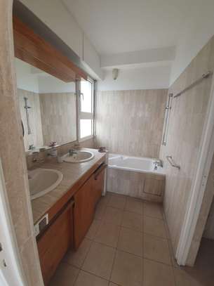 Bel appartement sur Corniche Plateau image 7