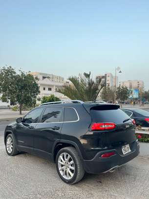 Location Jeep Cherokee image 3