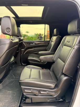 Cadillac Escalade image 12