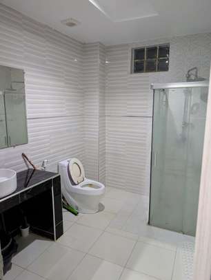Appartement grand standing en bordure de route image 7