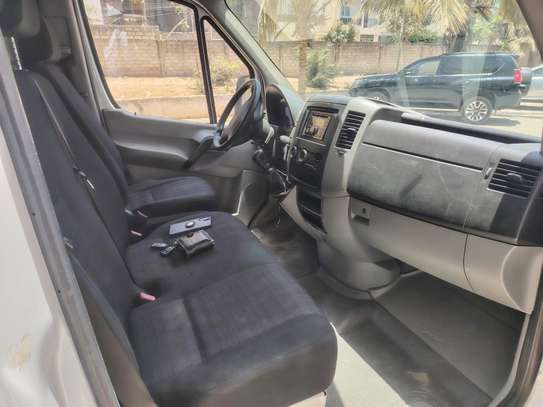 Mercedes sprinter image 2