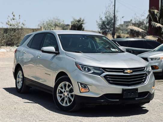 Chevrolet Equinox 2018 SUV argent spacieux image 2