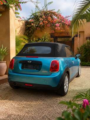 Mini Cooper Cabriolet Bleu Métallisé Faible Kilométrage image 4