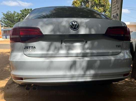 VOLKSWAGEN  JETTA 🔘 Année :   2017 Manuel image 8