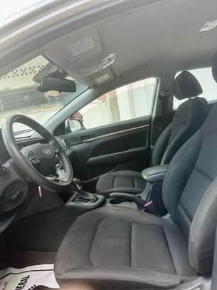 Hyundai Elentra 2020 image 4