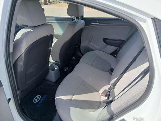 Vente Hyundai Accent 2017 image 9