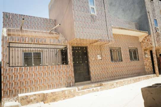 Maison à vendre sur Dakar image 2