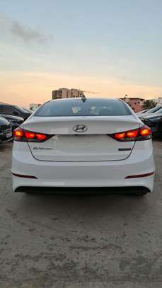 Hyundai Elantra 2018 image 5
