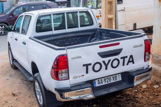 toyota hilux 2019 image 4