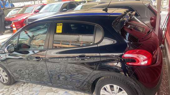 PEUGEOT 208 2015 image 2