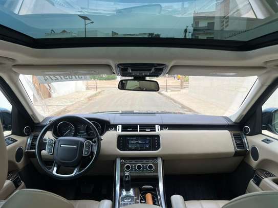 Range Rover sport image 2