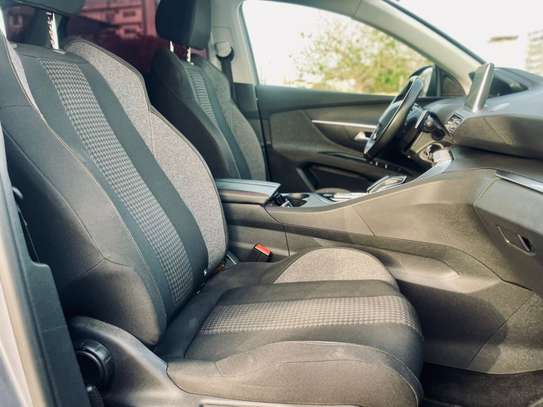 Peugeot 3008 / 2020 image 9