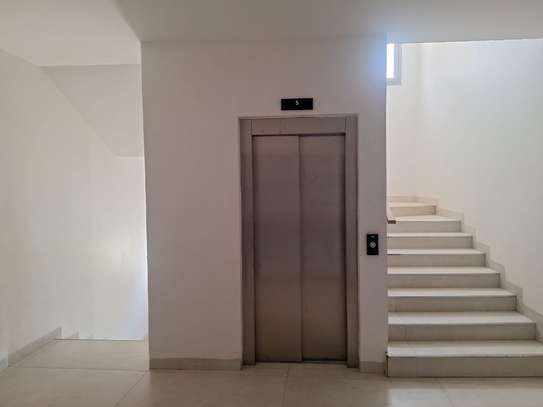 Appartement neuf au Point E image 5