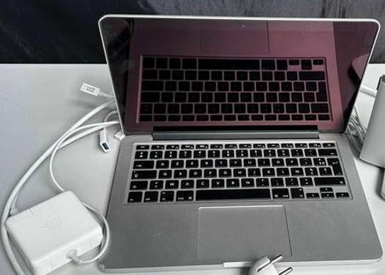 MACBOOK image 4