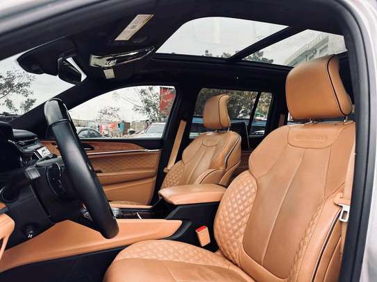 2022 Jeep Grand Cherokee Summit image 11