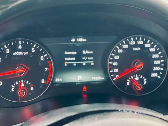KIA K7 image 6