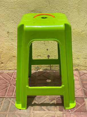 Chaise et tabouret en plastique enfants image 8