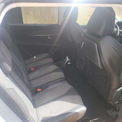PEUGEOT 5008 image 7