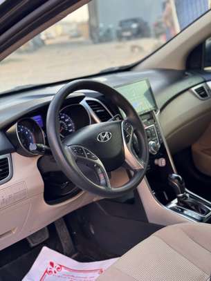 Hyundai Elantra gt image 3