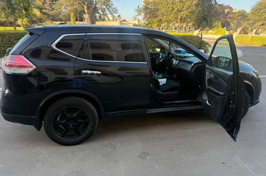 Nissan rogue AWD 7 places image 4