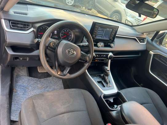 TOYOTA RAV4 2019 image 2