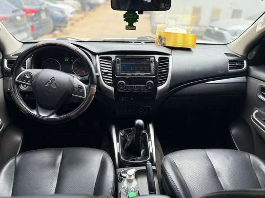 MITSUBISHI L200 ,2015 image 4