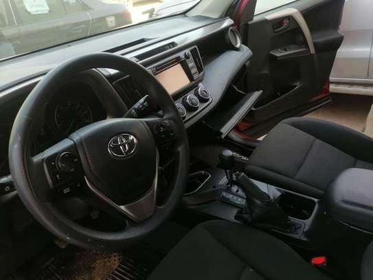 TOYOTA RAV4 image 9