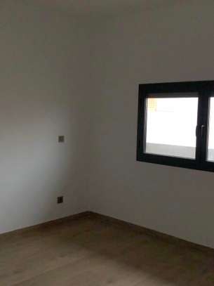 Appartement F4 à l'immeuble KALYA Zone de Captage image 5