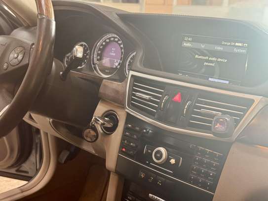 Mercedes E350 Elegance image 10