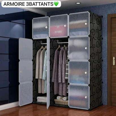 Armoire de rangement 3 battants en plastique image 1