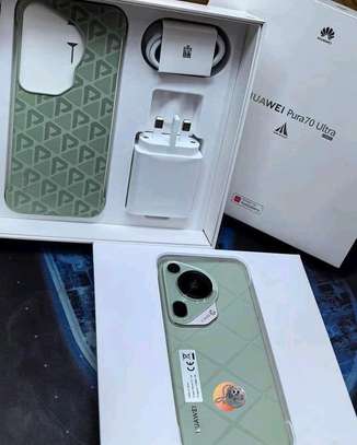 Huawei Pura 70 Ultra image 3