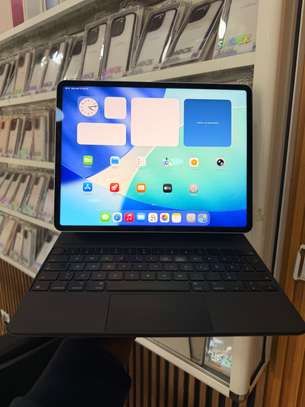 IPad Pro M2 256Gb wifi celuilaire + clavier magic board image 3