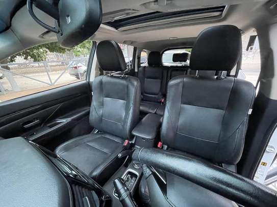 MITSUBISHI OUTLANDER 2016 image 13